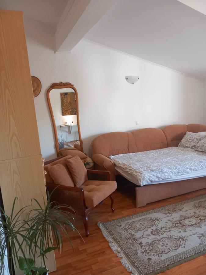 Cosy Rooftop Studio With Balcony Βελιγράδι Εξωτερικό φωτογραφία